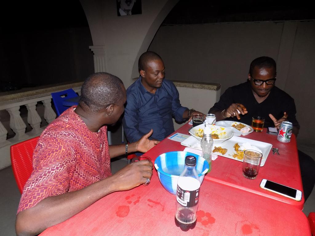 Posh Apartments And Hotel Ikeja Extérieur photo