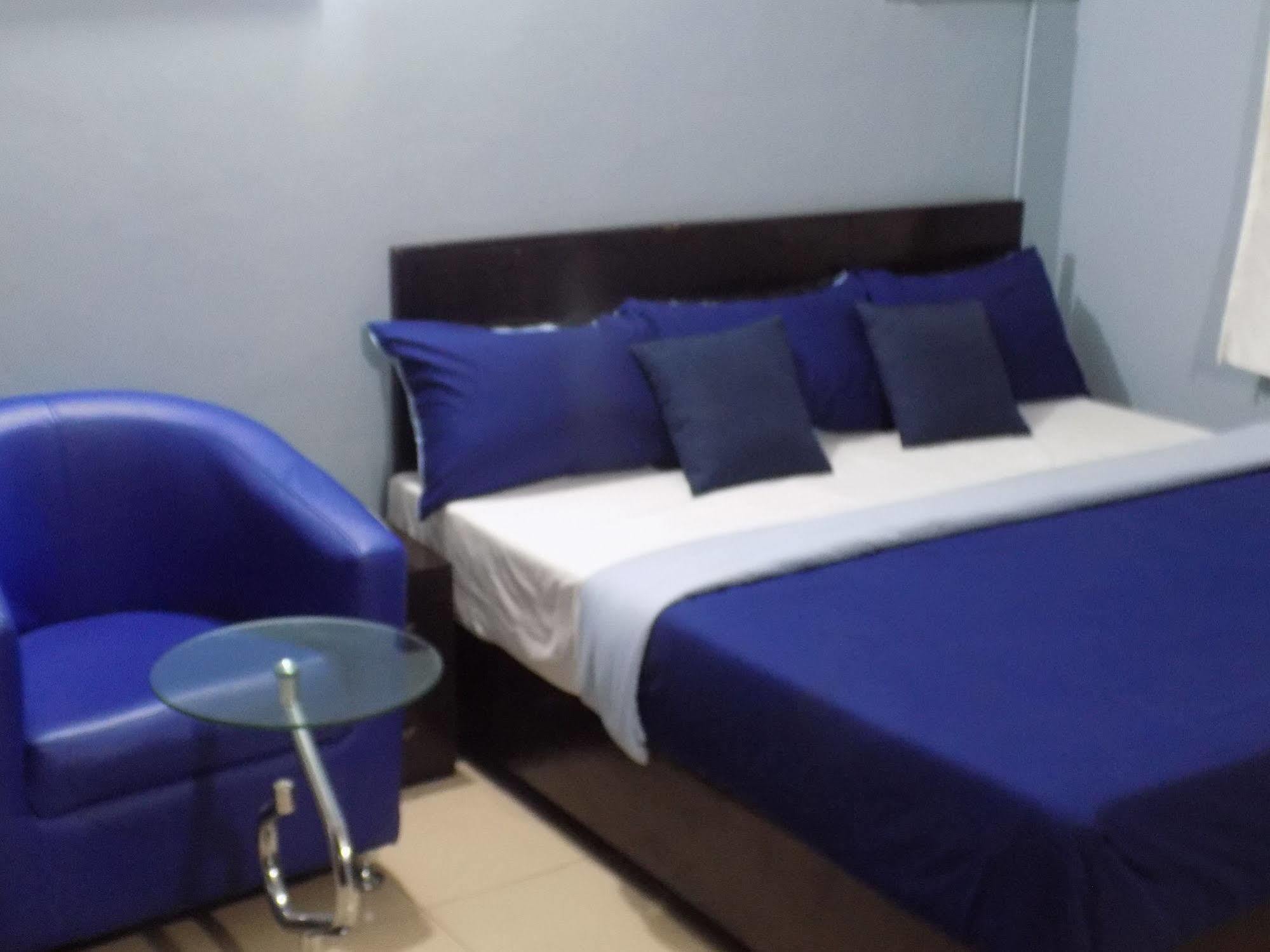 Posh Apartments And Hotel Ikeja Extérieur photo