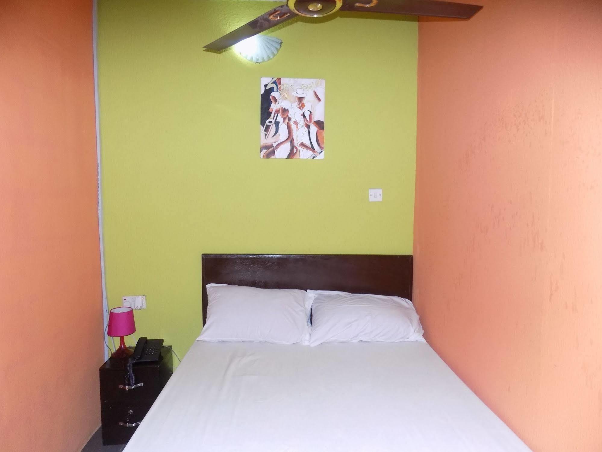 Posh Apartments And Hotel Ikeja Extérieur photo